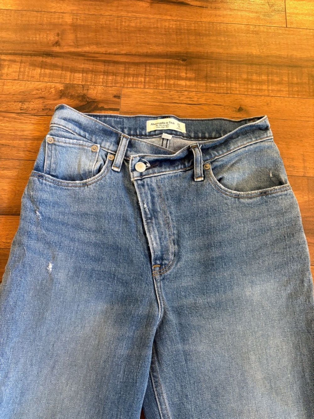 Abercrombie & Fitch Curve Love The 90's Straight Ultra High Rise Size 27/4r - Picture 2 of 7